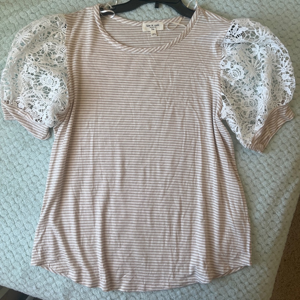 Lace puff sleeve blouse